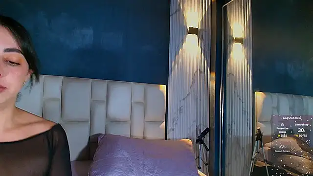 Snapshot of CORAL_FOX chatting on February 17, 2026, 12:51 am CORAL FOX online show from February 17, 2026, 12:51 am