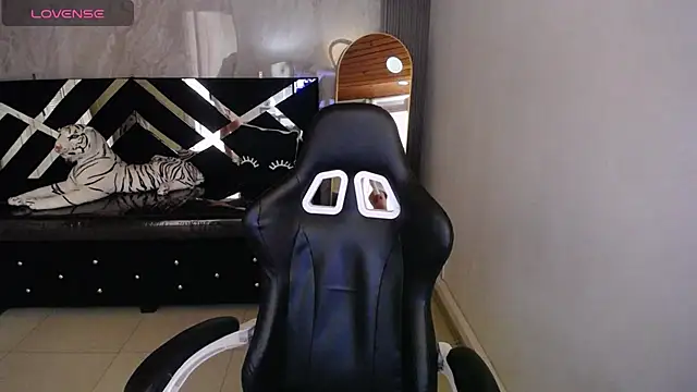 Snapshot of Isabellanoir_a chatting on February 16, 2026, 1:07 pm Isabellanoir a online show from February 16, 2026, 1:07 pm