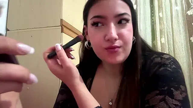 LunaVelix online show from February 6, 2026, 8:29 am