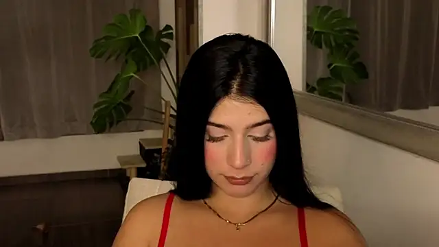 Snapshot of _HannahFox_ chatting on May 22, 2026, 12:29 am HannahFox online show from May 22, 2026, 12:29 am