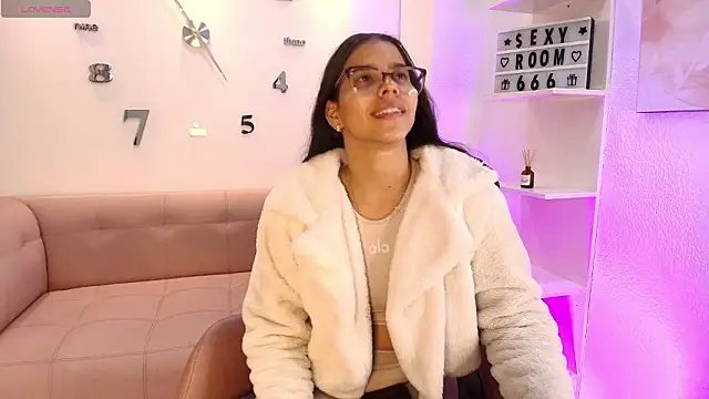 Snapshot of Luna_Millers chatting on February 11, 2026, 3:33 am Luna Millers online show from February 11, 2026, 3:33 am