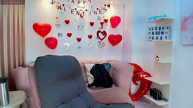 Snapshot of Luna_Millers chatting on February 20, 2026, 3:47 am Luna Millers online show from February 20, 2026, 3:47 am