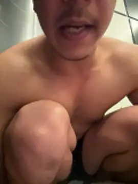 Snapshot of tonyxx000 chatting on March 2, 2026, 7:10 pm tonyxx000 online show from March 2, 2026, 7:10 pm