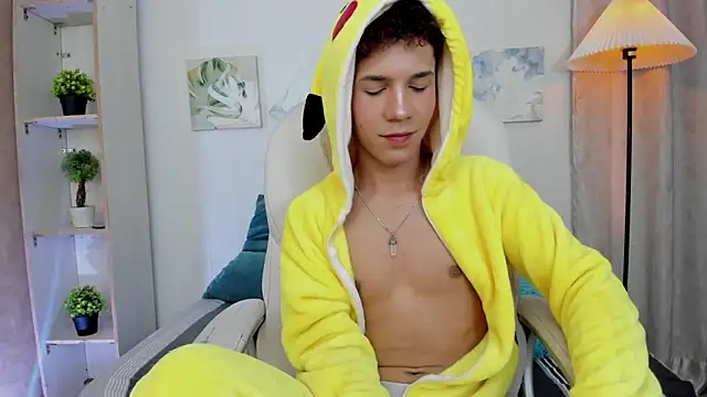 arlequiin  online show from February 4, 2026, 8:36 pm