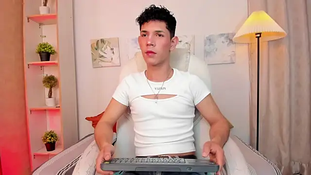 arlequiin  online show from February 10, 2026, 8:57 pm