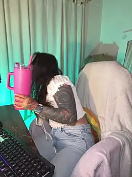 Snapshot of Victoria-swan chatting on March 19, 2026, 8:24 pm Victoria-swan online show from March 19, 2026, 8:24 pm