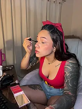 Snapshot of Victoria-swan chatting on March 20, 2026, 12:43 pm Victoria-swan online show from March 20, 2026, 12:43 pm