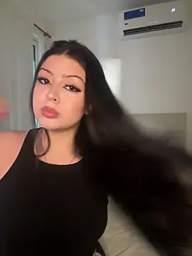 lolaaculaa online show from February 26, 2026, 9:47 pm