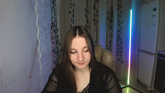 EvaxCharm online show from February 20, 2026, 1:46 am