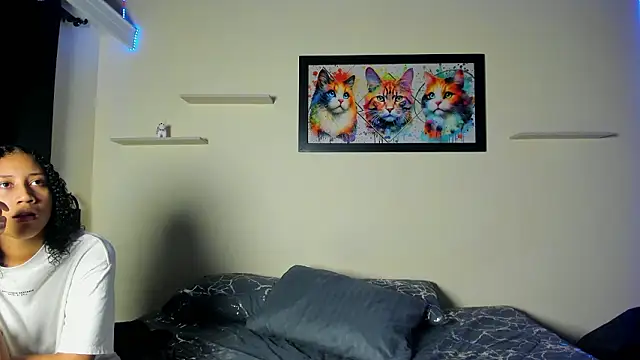 Snapshot of meredit_cris23 chatting on February 4, 2026, 4:29 am meredit cris23 online show from February 4, 2026, 4:29 am