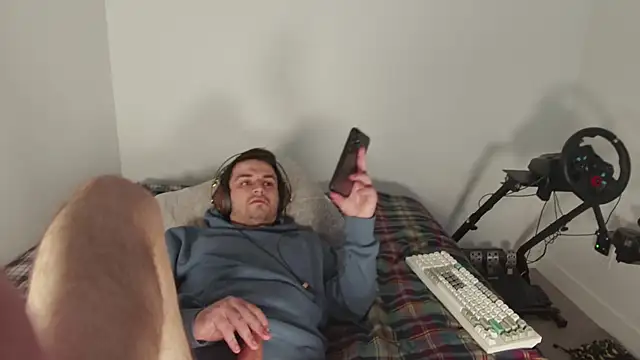 Snapshot of Begamc chatting on February 25, 2026, 7:56 pm Begamc online show from February 25, 2026, 7:56 pm