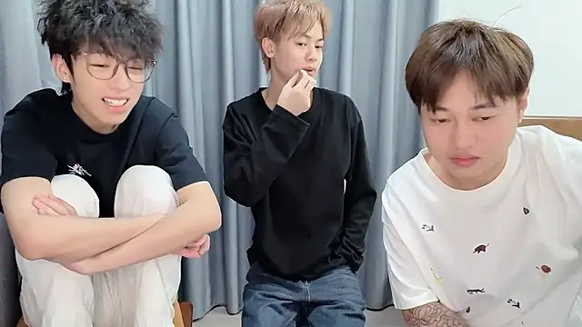 Snapshot of No_1MiaoMiao-Kk chatting on February 5, 2026, 11:37 am No 1MiaoMiao-Kk online show from February 5, 2026, 11:37 am