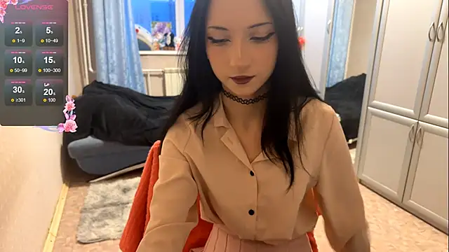 Snapshot of UrBabeLuna chatting on February 4, 2026, 4:07 am UrBabeLuna online show from February 4, 2026, 4:07 am