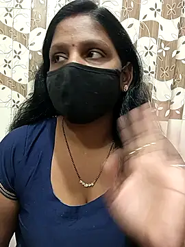 Snapshot of Parul-009 chatting on February 16, 2026, 6:31 am Parul-009 online show from February 16, 2026, 6:31 am