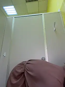 Snapshot of StreetSquirt chatting on July 16, 2026, 4:07 am StreetSquirt online show from July 16, 2026, 4:07 am