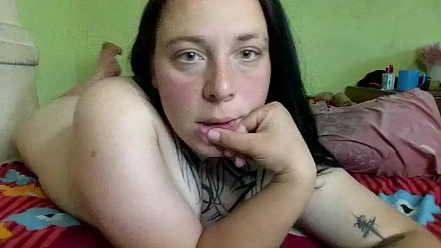 MillaSourety online show from June 3, 2026, 2:33 pm