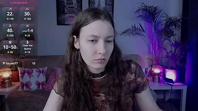 VioletaBloom online show from February 7, 2026, 7:12 am