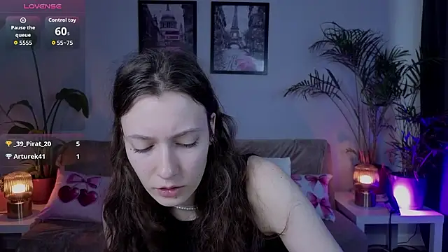 VioletaBloom online show from February 13, 2026, 7:15 am