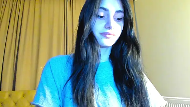 Lesyalisss online show from May 26, 2026, 8:38 pm