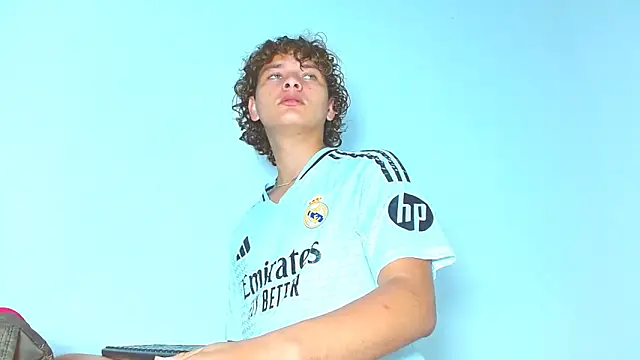 arielnoir6958 online show from April 18, 2026, 12:03 am