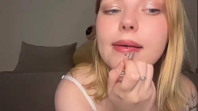 Snapshot of Ophelia_Ritz chatting on June 29, 2026, 10:37 am Ophelia Ritz online show from June 29, 2026, 10:37 am