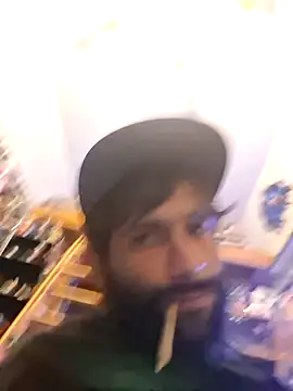 Snapshot of TrndSettr chatting on February 14, 2026, 8:44 am TrndSettr online show from February 14, 2026, 8:44 am