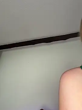 Snapshot of Zoey__08 chatting on May 20, 2026, 1:17 pm Zoey 08 online show from May 20, 2026, 1:17 pm