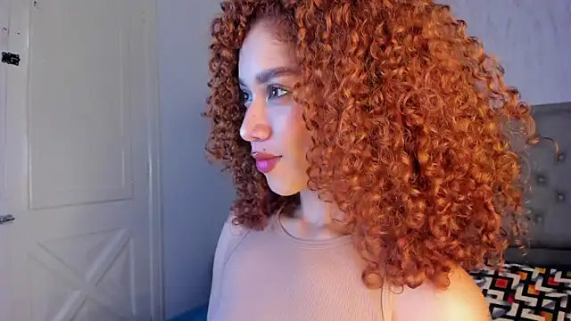 Snapshot of Sienna_brunette chatting on April 24, 2026, 12:07 pm Sienna brunette online show from April 24, 2026, 12:07 pm