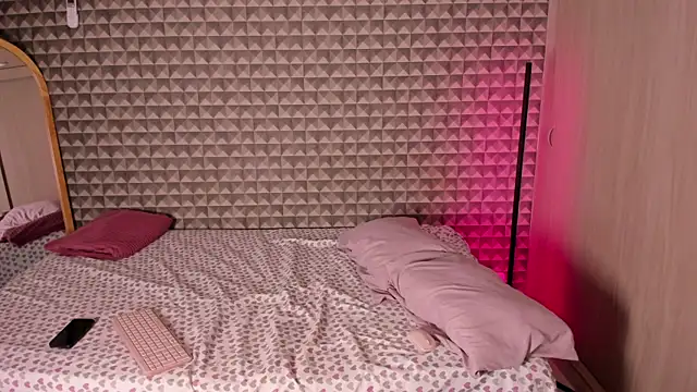 Snapshot of Keinner_BigDick chatting on February 4, 2026, 7:31 pm Keinner BigDick online show from February 4, 2026, 7:31 pm