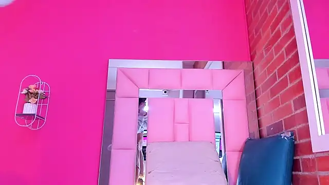 Baby doll XOXO online show from February 7, 2026, 1:04 pm