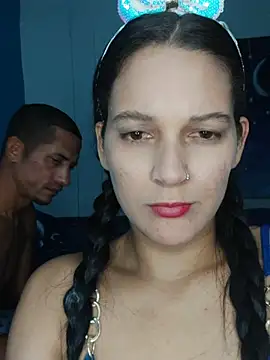 Snapshot of Perla_and_Maikol chatting on February 17, 2026, 12:07 am Perla and Maikol online show from February 17, 2026, 12:07 am