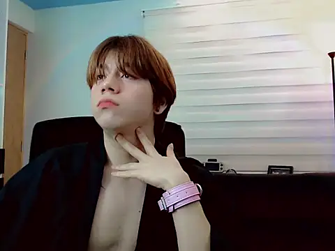 duvisex19 online show from March 19, 2026, 5:11 am