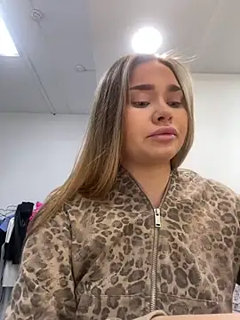 Snapshot of MonicaWestt chatting on February 27, 2026, 6:24 am MonicaWestt online show from February 27, 2026, 6:24 am