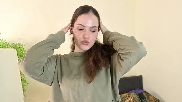 Lili Torin online show from February 11, 2026, 3:39 pm