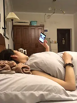 mmxy7788 online show from April 13, 2026, 3:17 pm