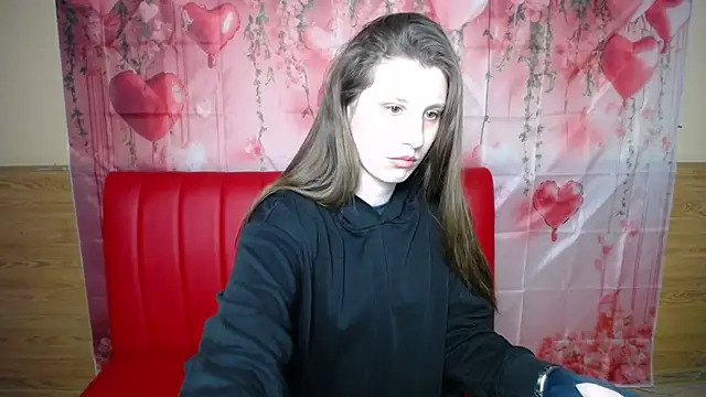 LilianaShine online show from February 4, 2026, 12:11 pm