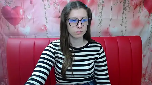 LilianaShine online show from April 14, 2026, 5:02 am