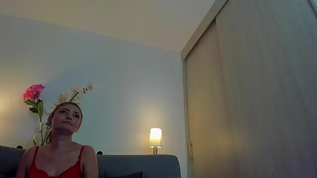 Snapshot of roxana_sinsx chatting on February 5, 2026, 3:22 am roxana sinsx online show from February 5, 2026, 3:22 am