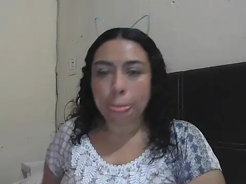 Snapshot of DalilahMx chatting on July 19, 2026, 3:32 am DalilahMx online show from July 19, 2026, 3:32 am
