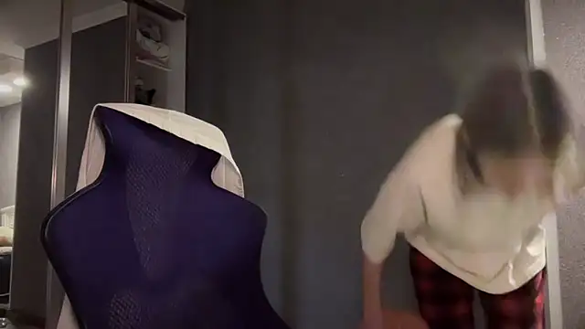 lilXdomiii online show from April 1, 2026, 1:41 pm