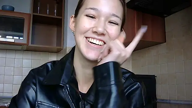 lilXdomiii online show from April 19, 2026, 9:52 am