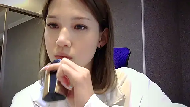 lilXdomiii online show from April 27, 2026, 9:51 am