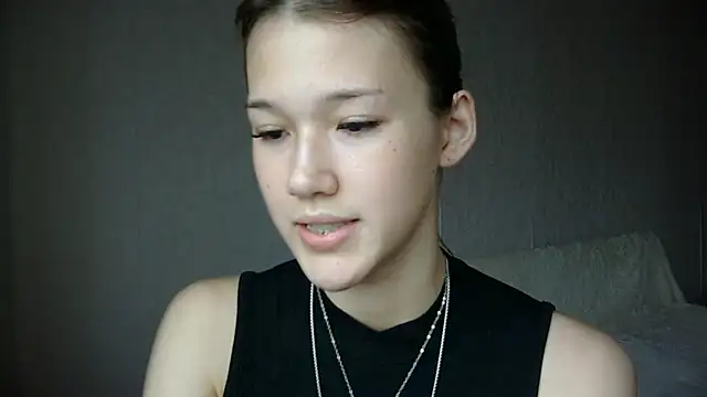 Snapshot of lilXdomiii chatting on May 30, 2026, 12:24 pm lilXdomiii online show from May 30, 2026, 12:24 pm