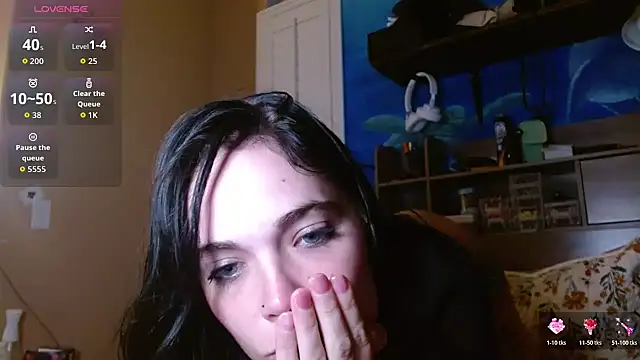 ahungkittykat online show from June 4, 2026, 3:23 am
