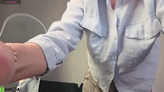 Snapshot of Ann_Annise chatting on February 28, 2026, 1:28 am Ann Annise online show from February 28, 2026, 1:28 am