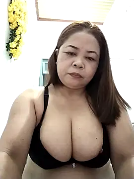 Baby-bigtits2026 online show from April 15, 2026, 9:37 pm