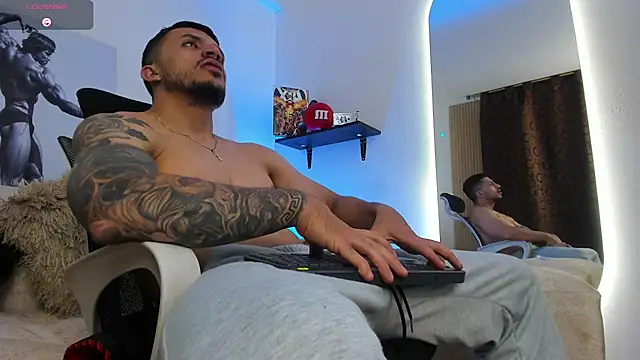 Snapshot of LiamReigns_ chatting on July 14, 2026, 3:22 am LiamReigns online show from July 14, 2026, 3:22 am