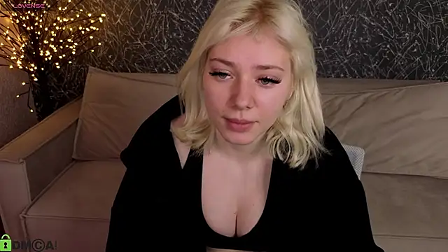 Kate Krose online show from April 3, 2026, 12:52 am