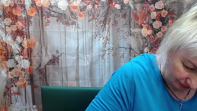 Snapshot of RenataDaster chatting on April 1, 2026, 11:22 am RenataDaster online show from April 1, 2026, 11:22 am