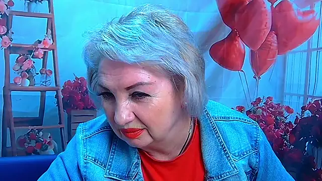 Snapshot of RenataDaster chatting on April 15, 2026, 5:03 am RenataDaster online show from April 15, 2026, 5:03 am